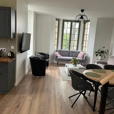 Maison Independante La Quietas Sur Les Hauteurs De Sedan